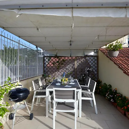 בית נופש La Terrazza Family Holidays - Sorrento Coast סן אנג'לו